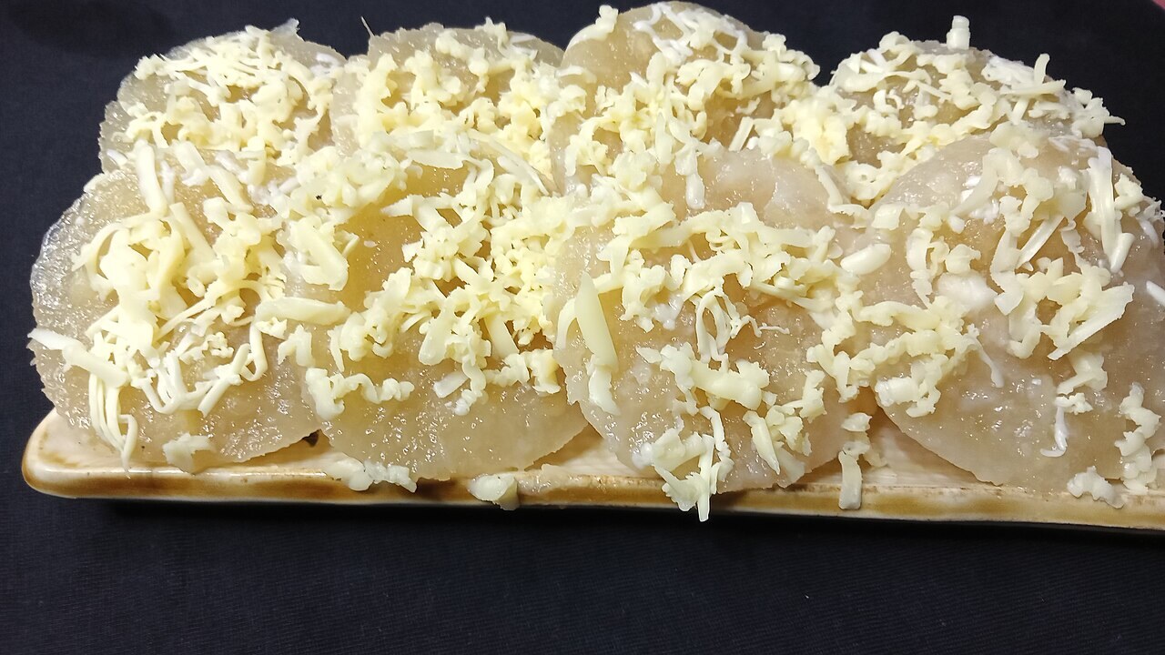 Pichi-Pichi with Cheese: Steamed Cassava Pearls - Pichi-pichi (Kakanin).