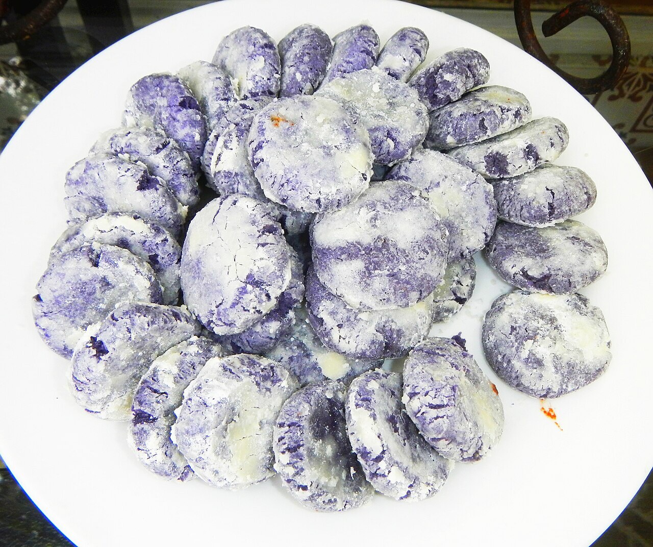 Ube Skillet Crinkle Cookie - Ube crinkles close-up.
