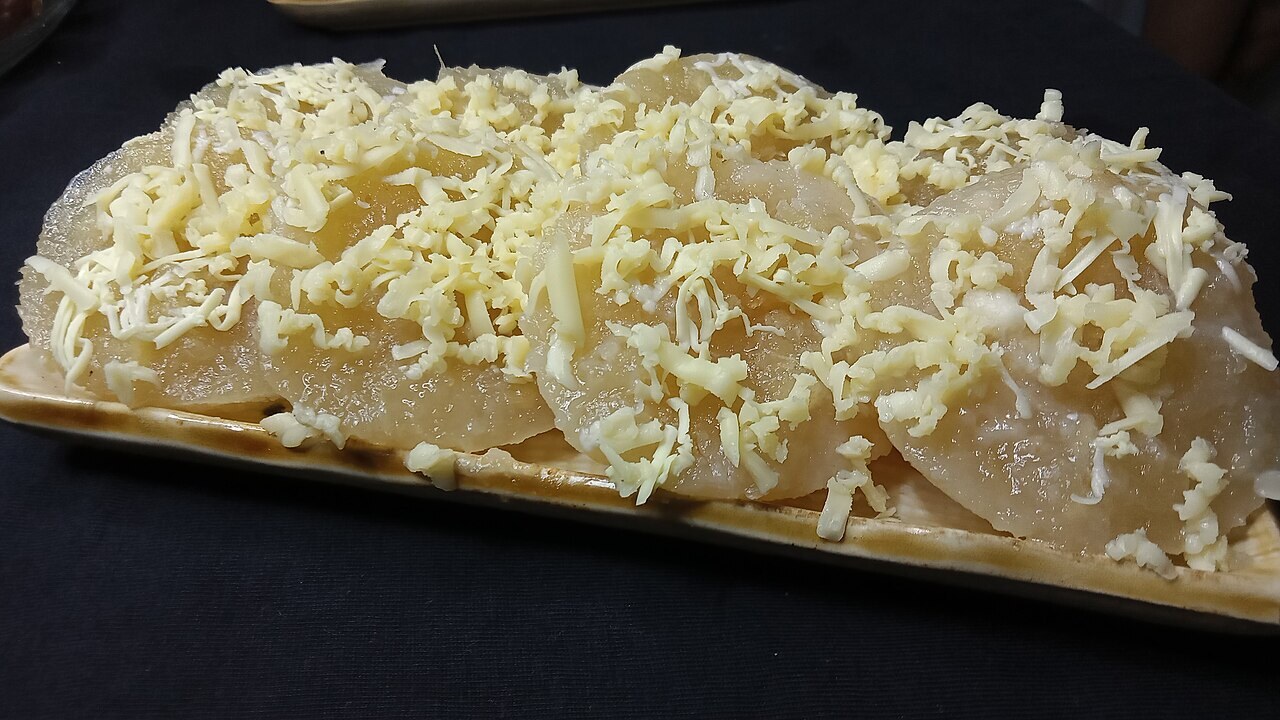 Pichi-Pichi with Cheese: Steamed Cassava Pearls - Pichi-pichi (Kakanin).