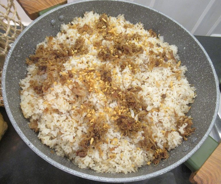 Adobo Fried Rice: Garlic Rice with Soy-Vinegar Chicken recipe