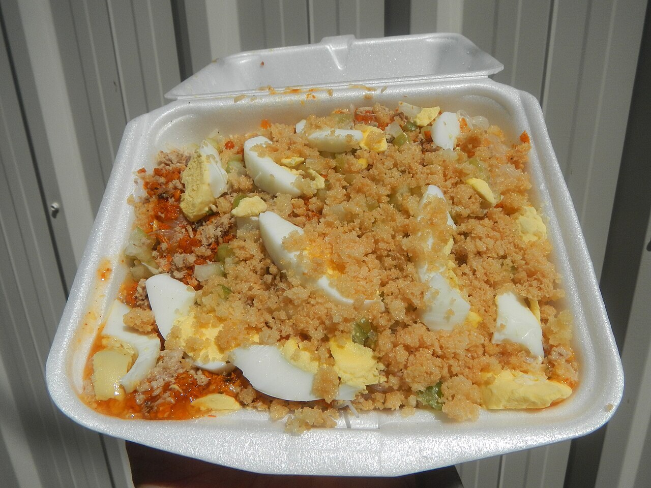 Pancit Palabok: Rice Noodles with Shrimp Sauce - Pansitan ni Aling Simeona (Nene's Special Pancit Marilao) Marilao Pancit Palabok Simeona Aquino Raymundo.