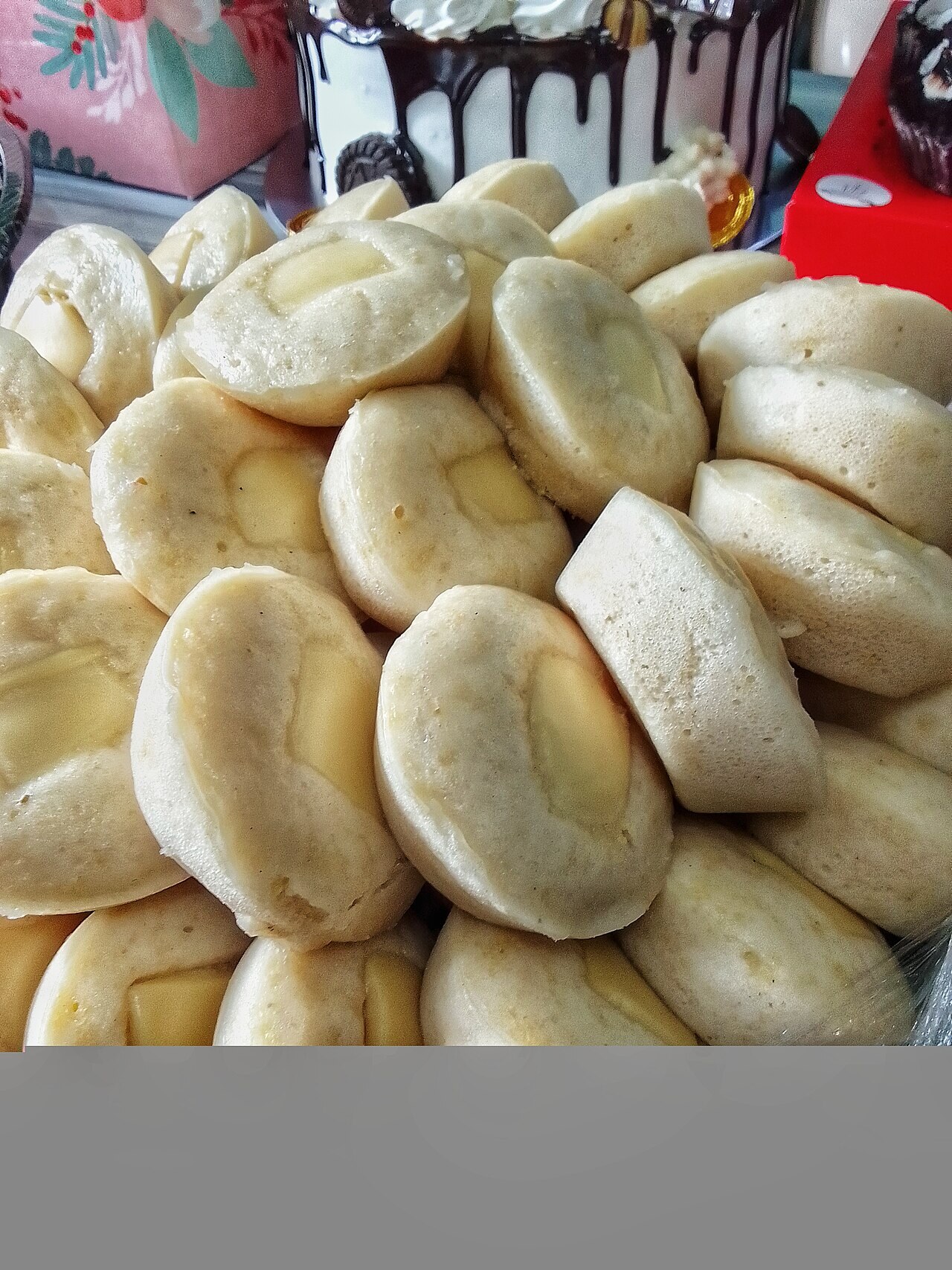 Puto Cheese: Steamed Filipino Rice Cakes - Cheese puto serving.