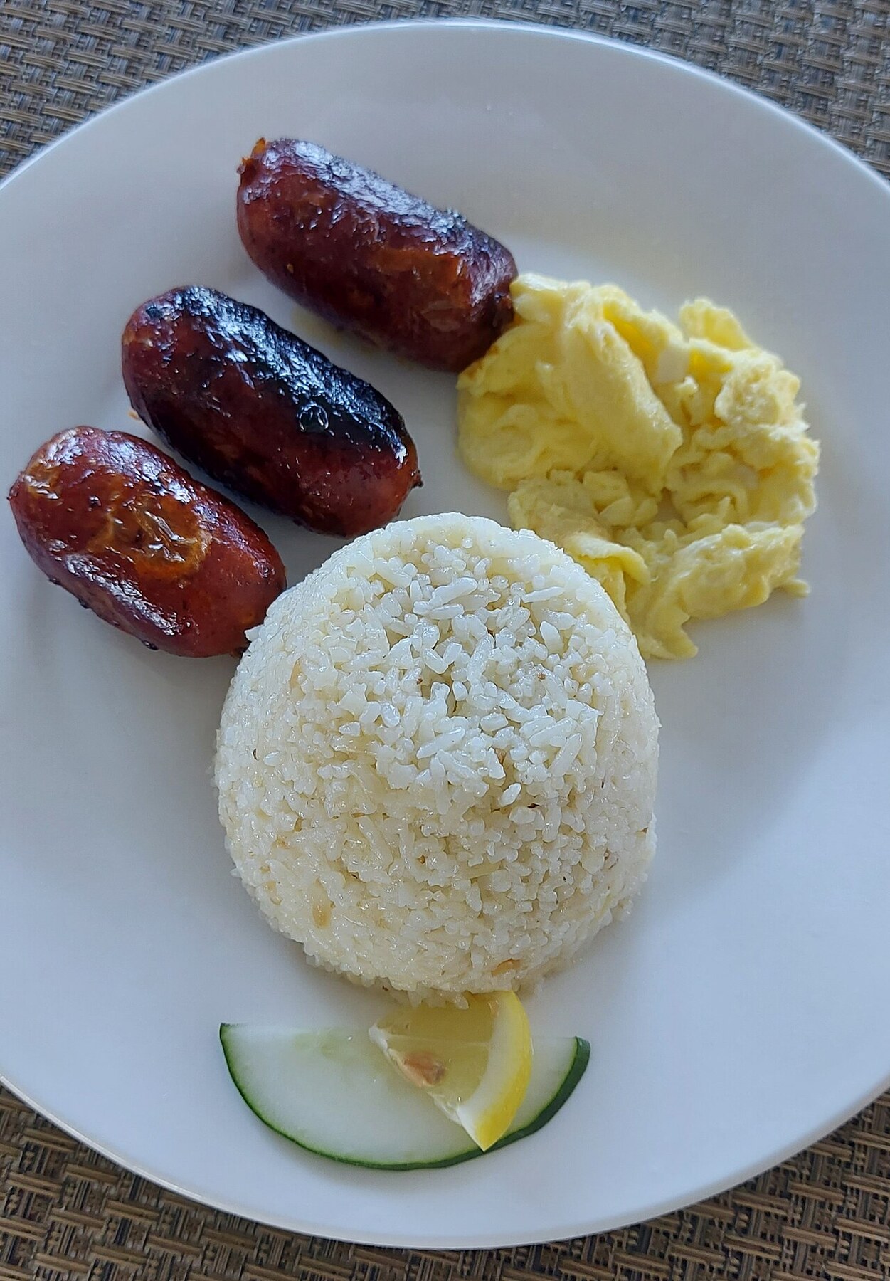 Longsilog: Filipino Longganisa Breakfast Plate - Longsilog.