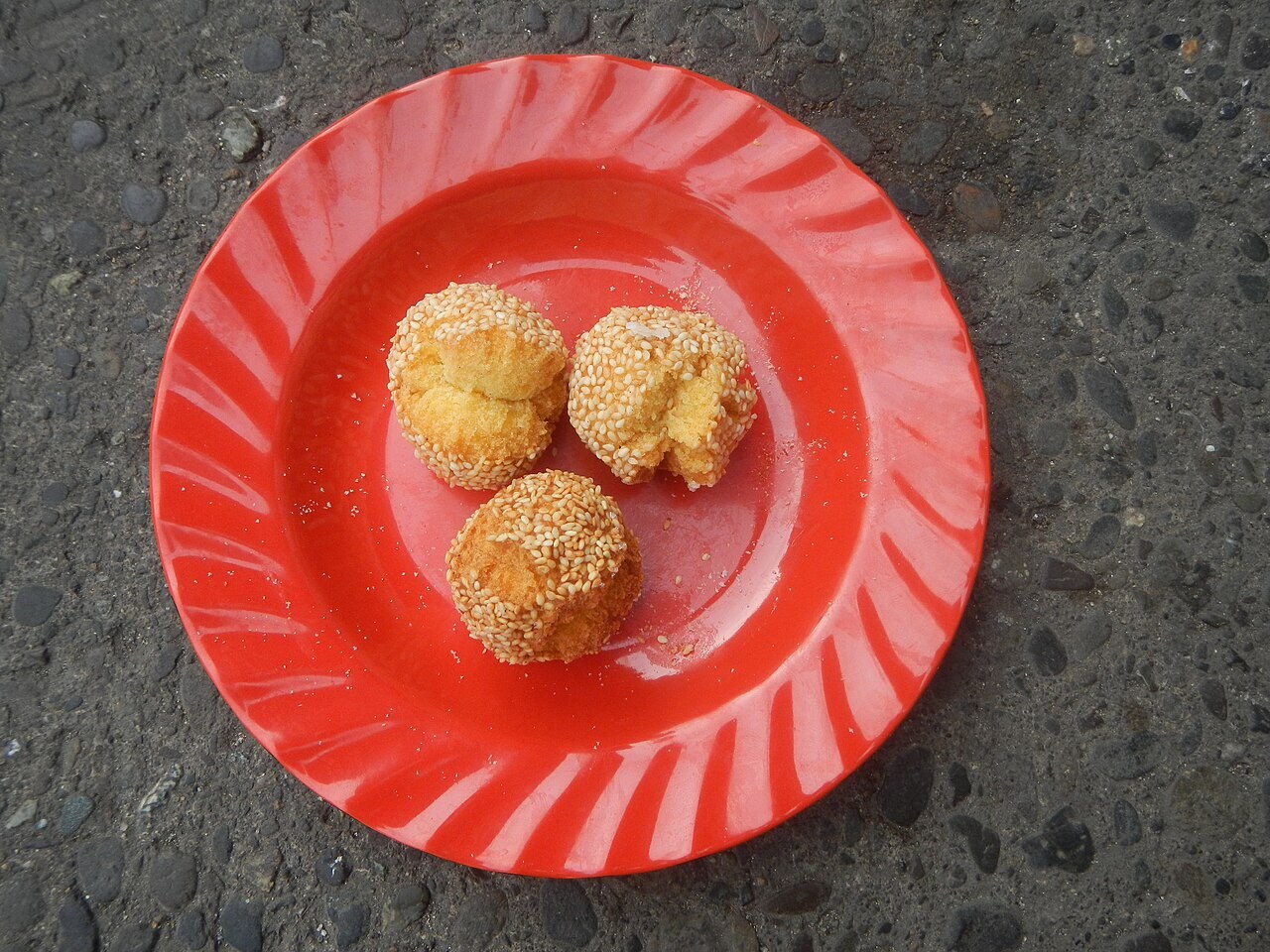 Binangkal: Sesame-Coated Filipino Fried Dough Balls - Binangkal in a Baliuag Bakery List of Philippine dishes Pulilan, Bulacan Public Market foods kakanin in Barangays Pob.