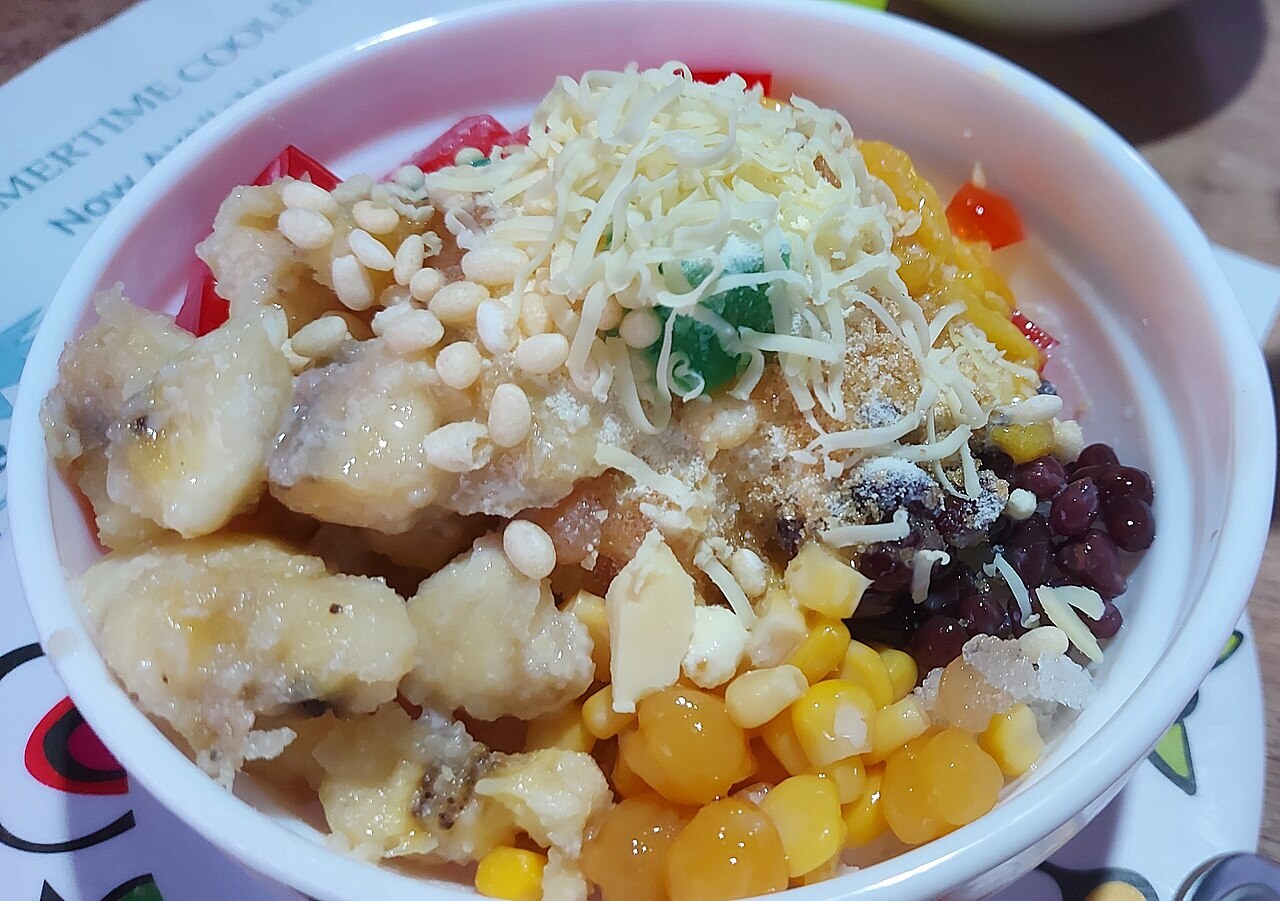 Halo-Halo: Filipino Shaved Ice Dessert - Halo-halo close-up.