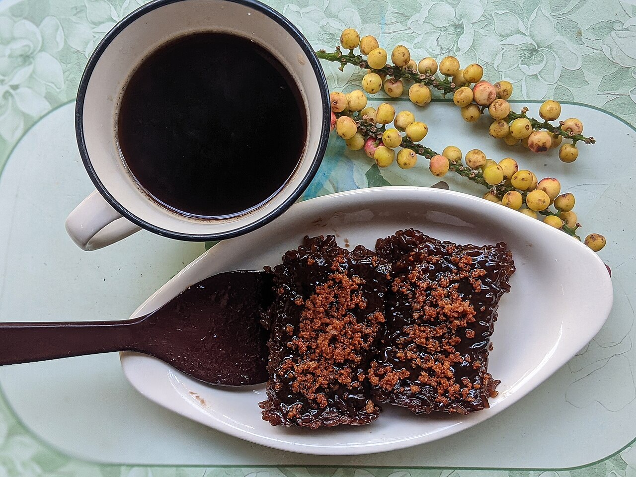 Biko: Filipino Sticky Rice Cake with Coconut Caramel - Biko with coconut caramel topping.