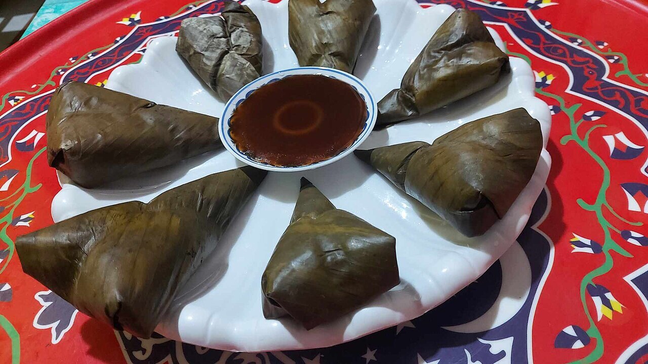 Suman Malagkit: Banana-Leaf Sticky Rice Bundles - Suman malagkit rice is prepared by using glutinous rice and salt for taste with added sugar to balance the flavor.Thi.