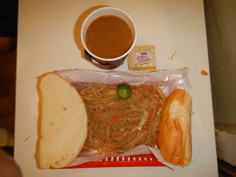 Pancit Miki Bihon: Mixed Egg and Rice Noodles recipe