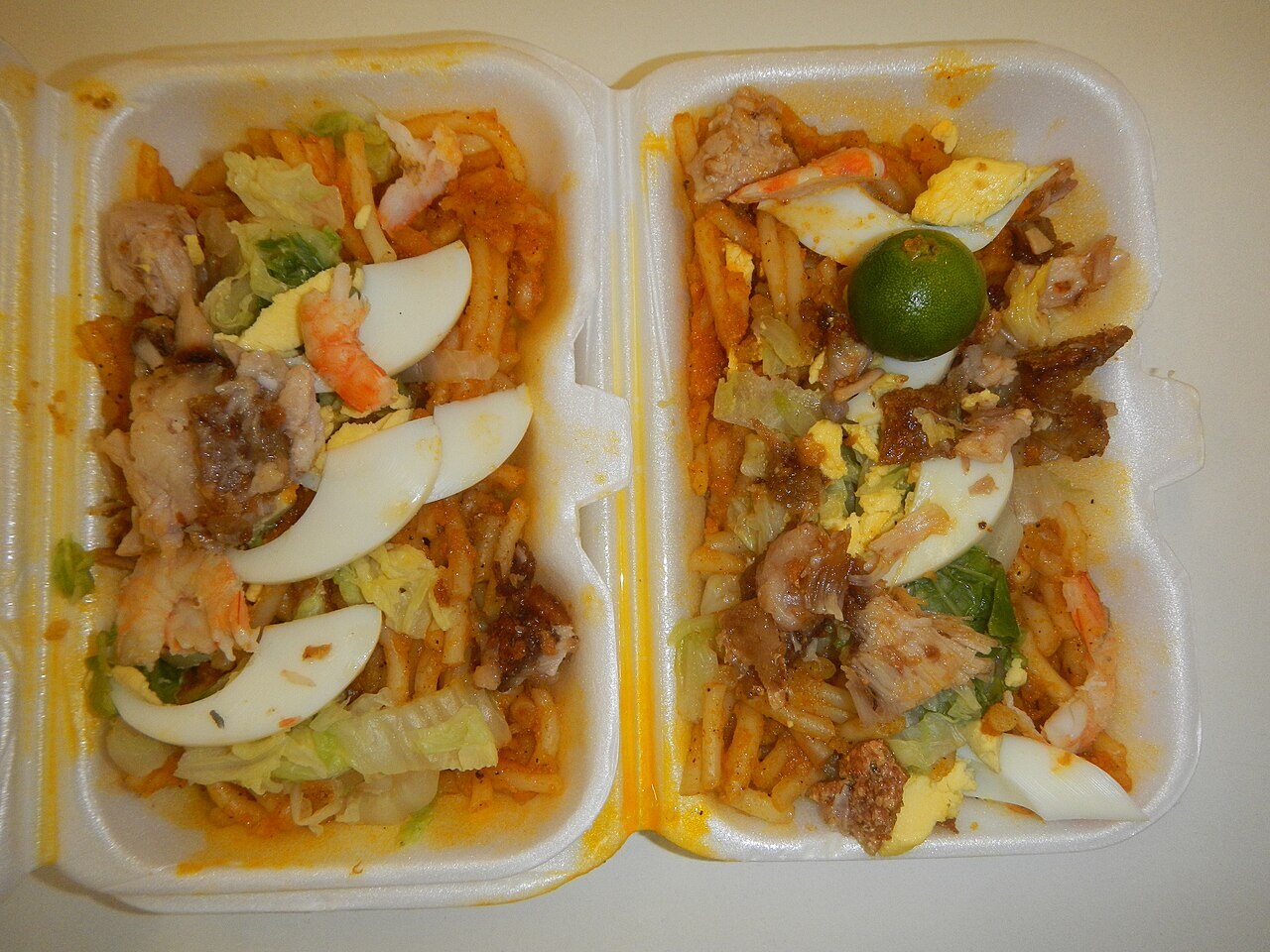 Pancit Malabon: Seafood Rice Noodle Party Platter - Pancit malabon Bulacan (Note: Judge Florentino Floro, the owner, to repeat, Donor Florentino Floro of all these photo.