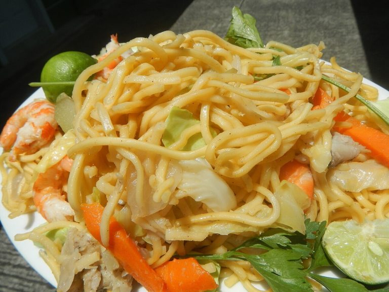 Pancit Canton: Filipino Wheat Noodle Stir-Fry recipe