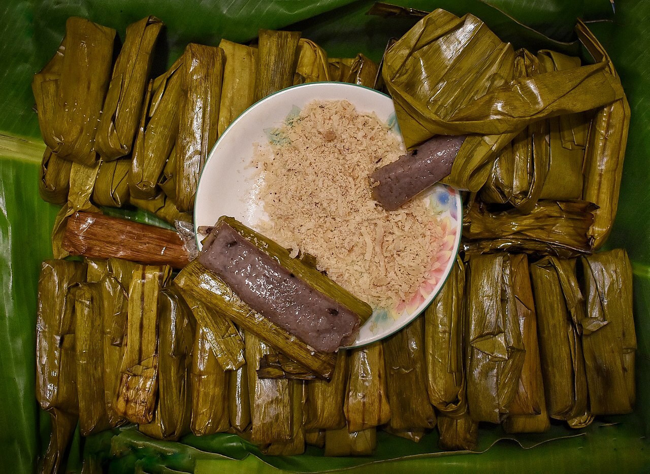 Kakanin Guide: Filipino Rice Cakes and Coconut Sweets - Suman rice cakes.