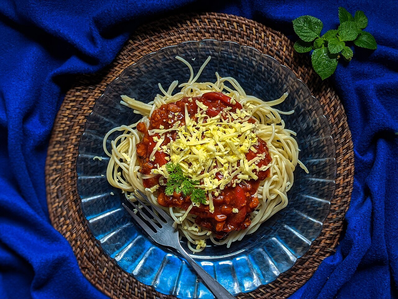 Filipino Spaghetti Party Tray - Filipino-style spaghetti.