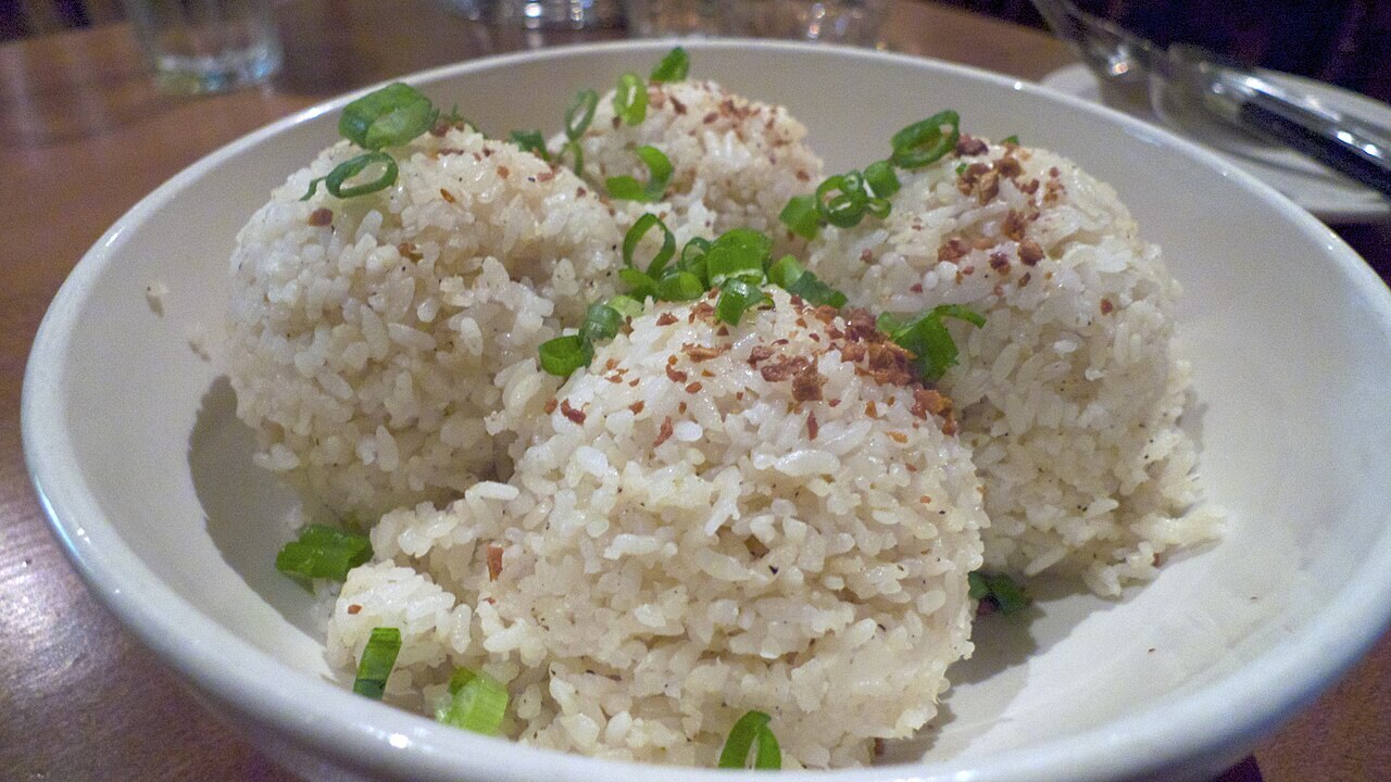 Sinangag: Filipino Garlic Fried Rice - Garlic fried rice.