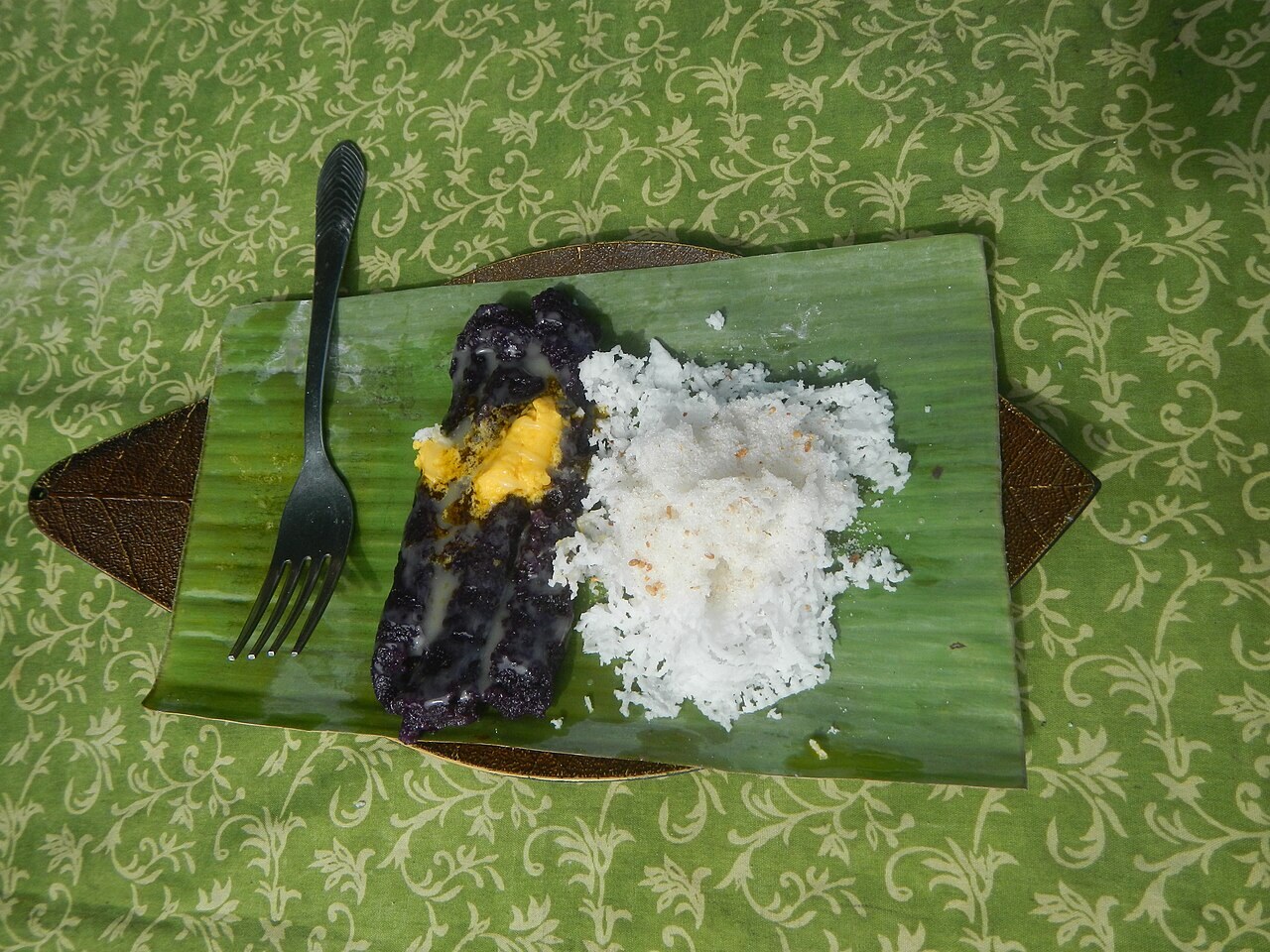 Puto Bumbong: Purple Steamed Rice Cakes - Bibingka and Puto bumbong making in Barangay Pagala 14°58'11"N 120°53'41"E from Poblacion 14°57'17"N 120°54'2"E Baliu.