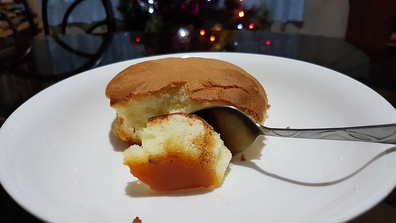 Mamon: Soft Filipino Chiffon Sponge Cakes - Custard Mamon , mamon with a leche flan base (Philippines).