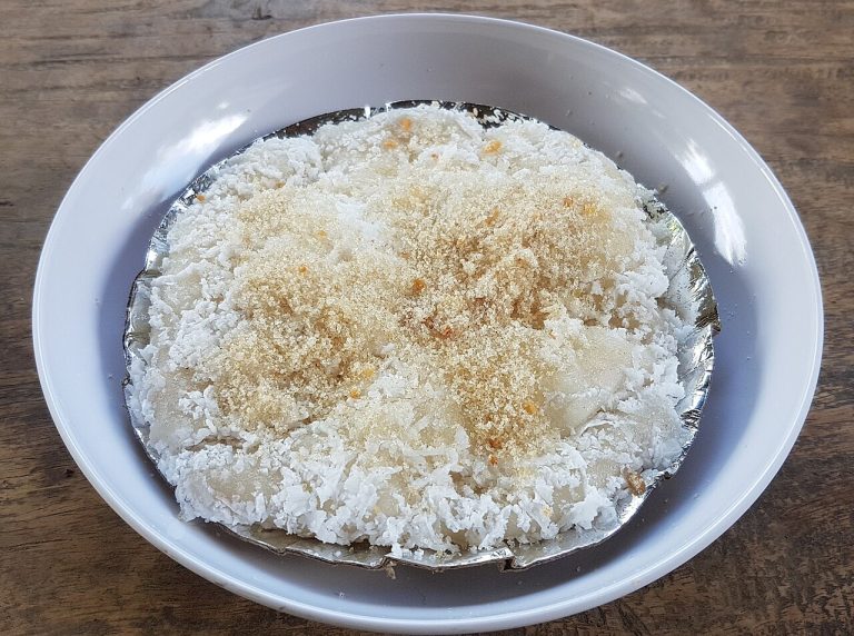 Palitaw: Filipino Rice Cakes with Coconut and Sesame recipe