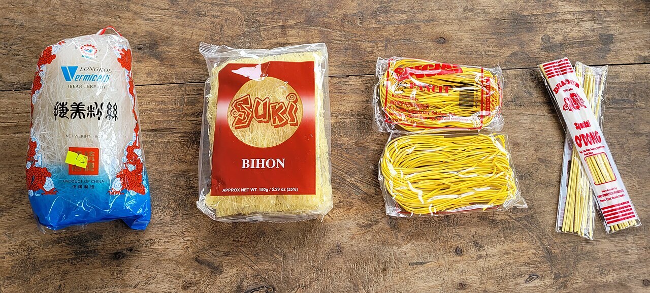 Pancit Miki Bihon: Mixed Egg and Rice Noodles - Types of pancit in the Philippines (L to R - Sotanghon, Bihon, Miki, Odong).