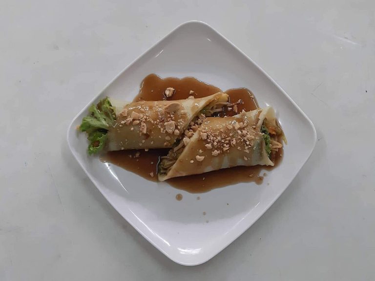 Lumpiang Sariwa: Fresh Filipino Spring Rolls with Peanut Sauce recipe