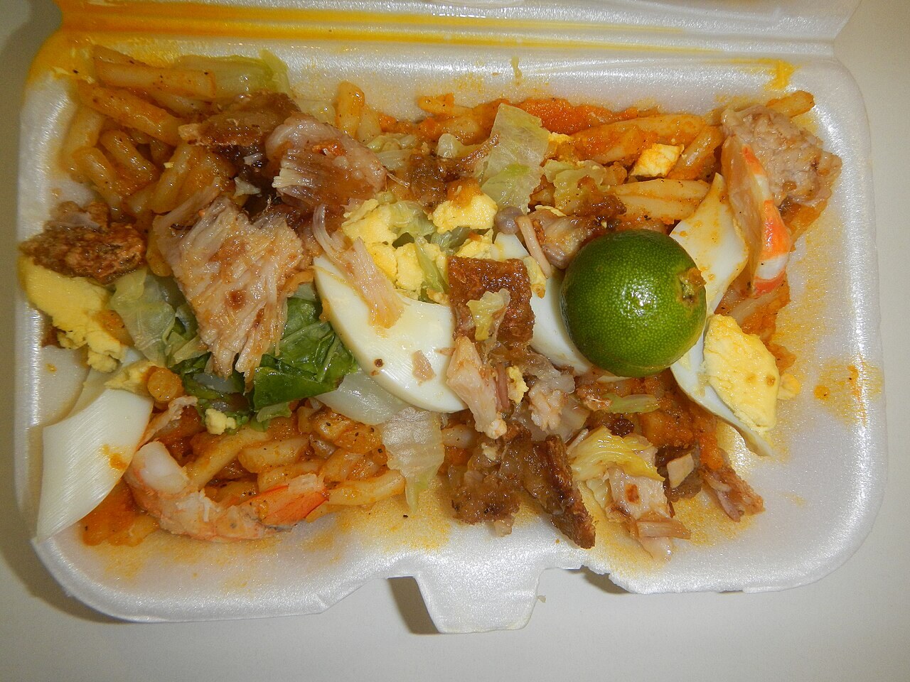Pancit Malabon: Seafood Rice Noodle Party Platter - Pancit malabon Bulacan (Note: Judge Florentino Floro, the owner, to repeat, Donor Florentino Floro of all these photo.