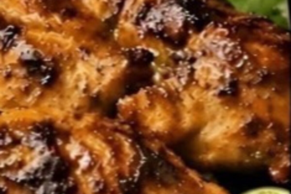 Calamansi Garlic Grilled Chicken serving idea.