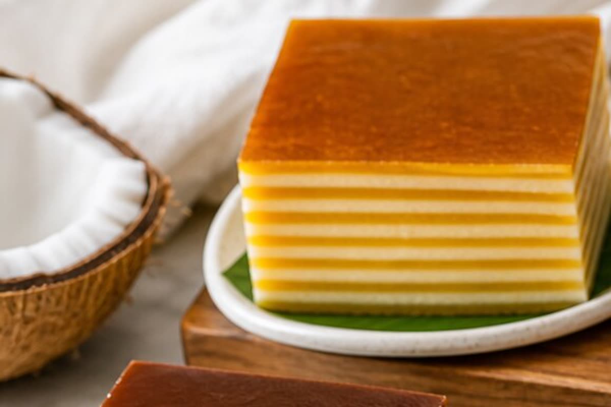 Classic Lapis Cake