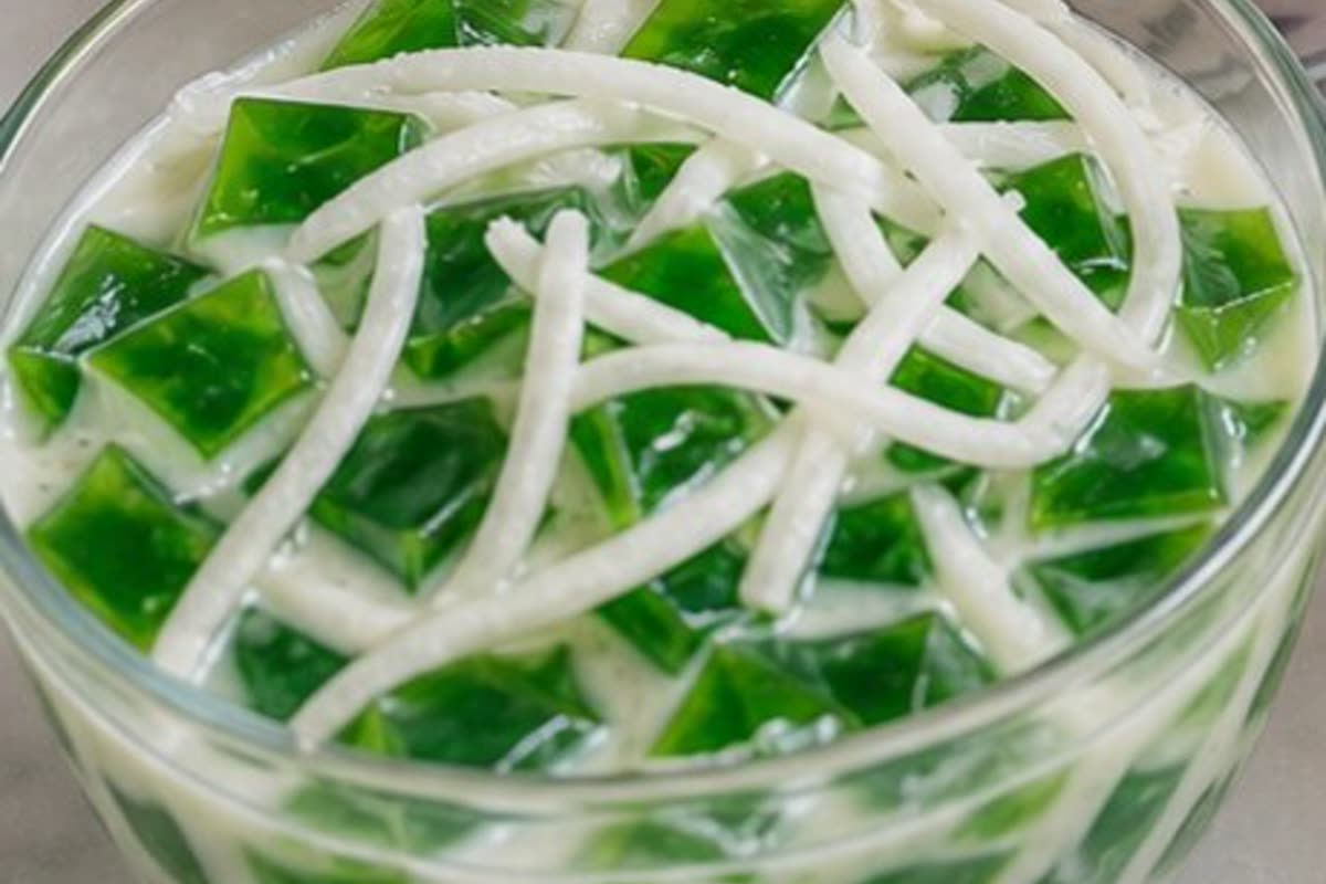 Coconut Pandan Broken Glass Gelatin