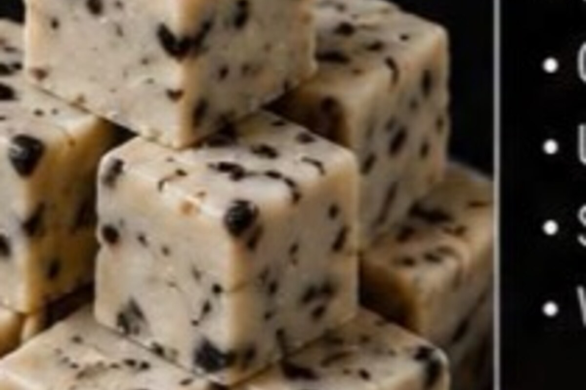 Cookies and Cream Fudge serving idea.