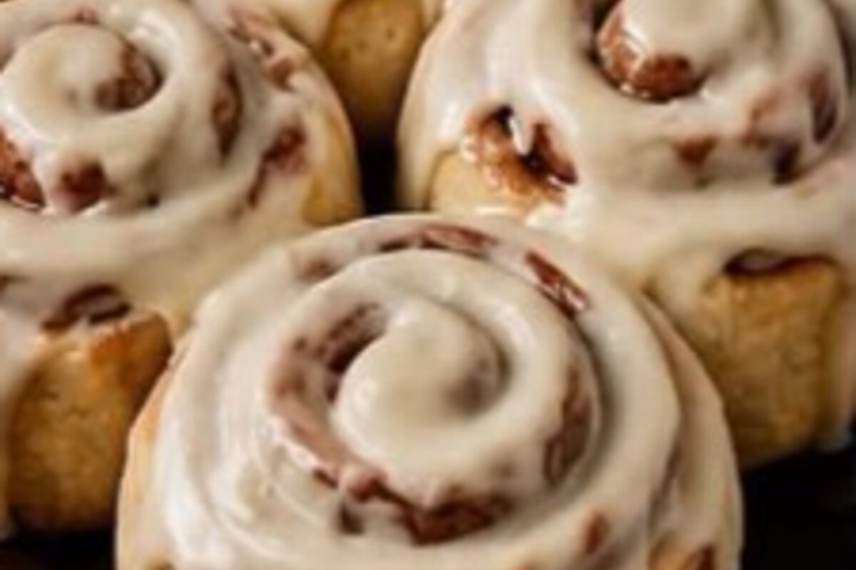Cream Cheese Frosted Cinnamon Rolls serving idea.