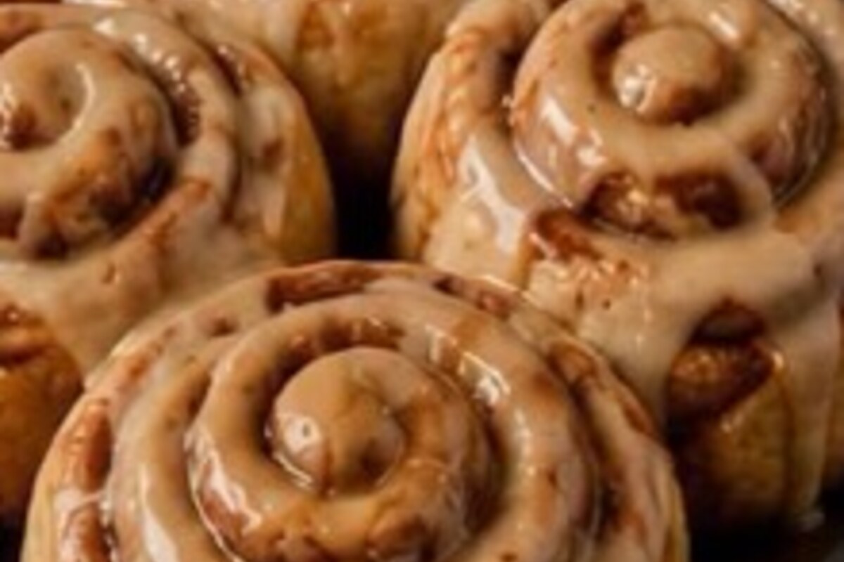 Maple Cinnamon Rolls serving idea.